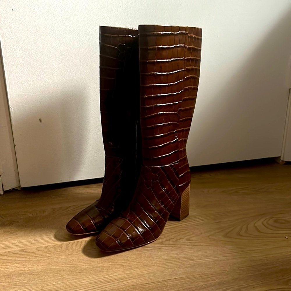 Vince Camuto crocodile boots new without tags
